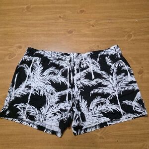 Black and White Palm Print Women's Shorts